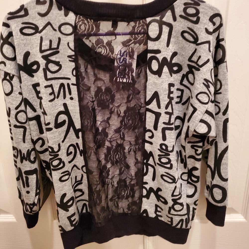 Ladies top - Picture 6 of 6